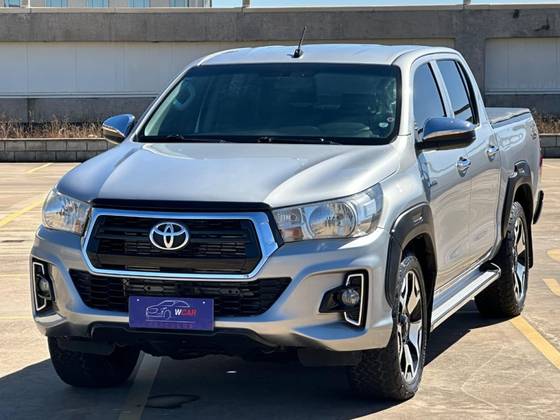 TOYOTA HILUX 2.8 STD 4X4 CD 16V DIESEL 4P MANUAL